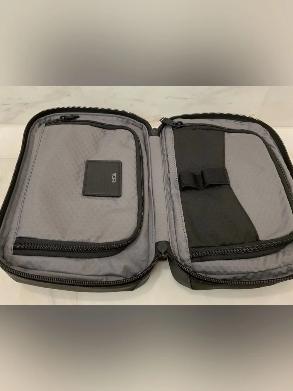 NEW Tumi ALPHA BRAVO 9.5” RESPONSE Travel Kit Dopp Toiletry Kit - BLACK
